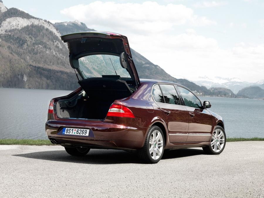  Skoda Superb 2008 года  (фото 30 из 131)
